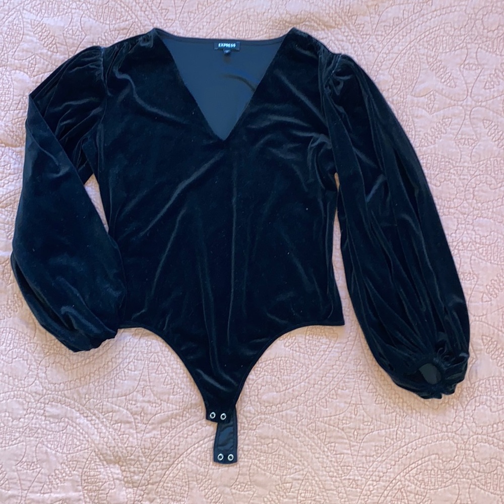 XL Express Crushed Velvet Balloon Sleeve Bodysuit